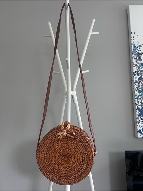 Handbags - Round Rattan Crossbody Bag with Bow Detail